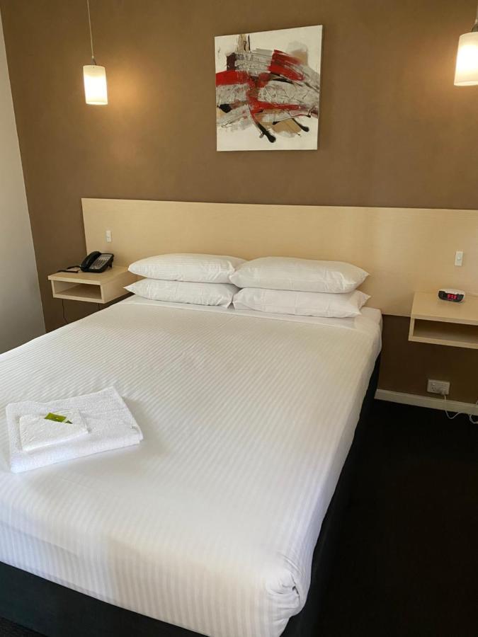 Adelaide Airport Motel Bagian luar foto