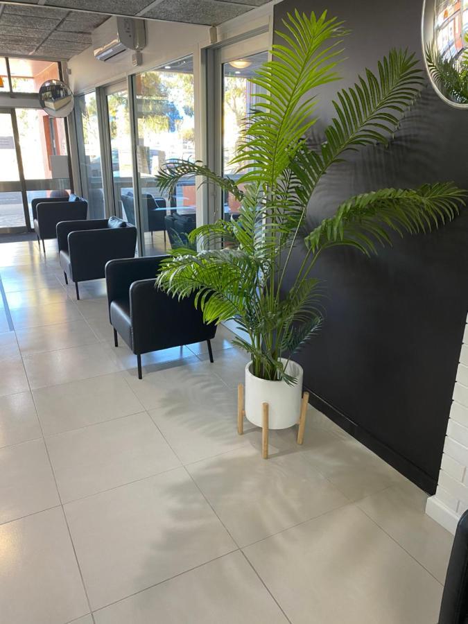 Adelaide Airport Motel Bagian luar foto